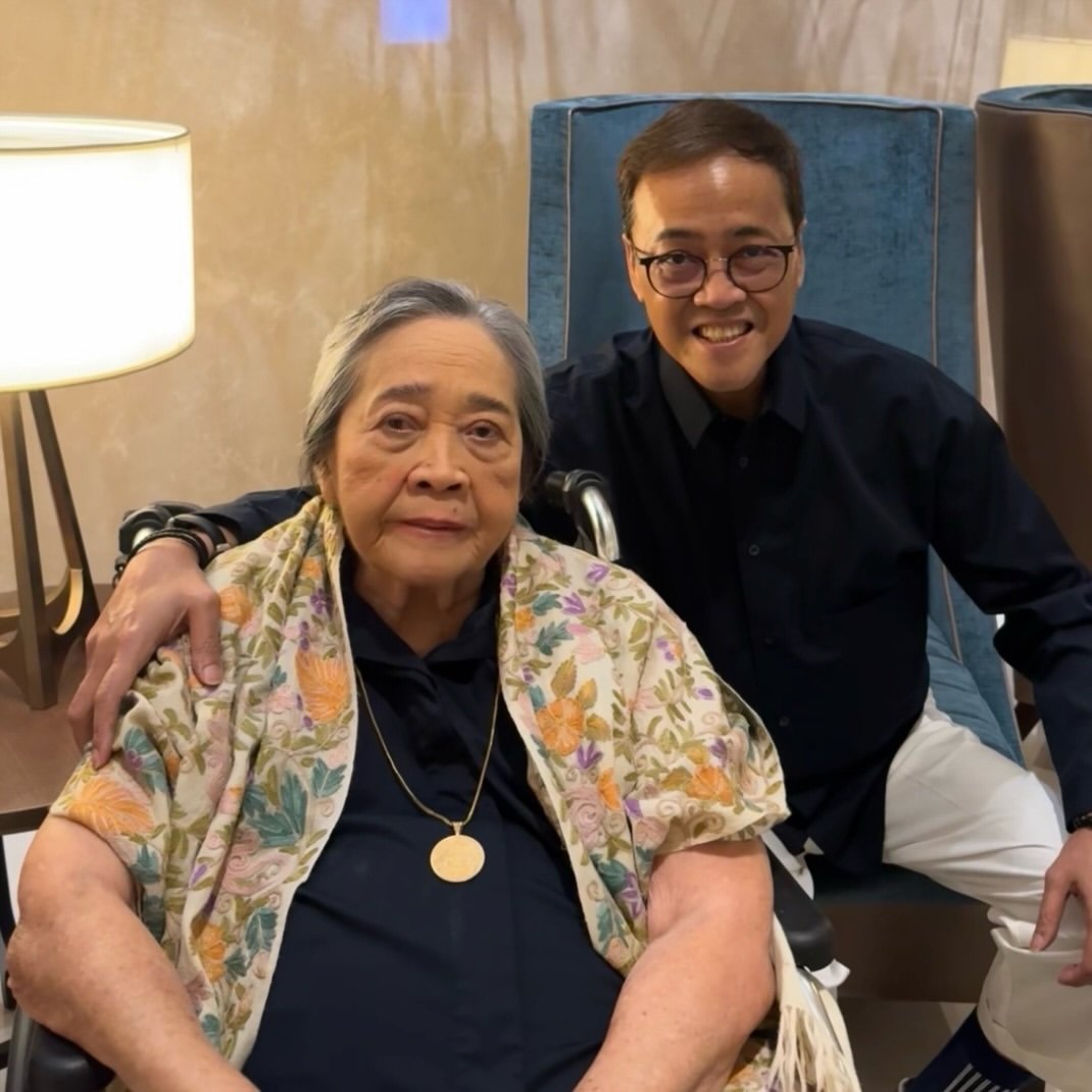 Ari Satria bersama Ibunda tercinta