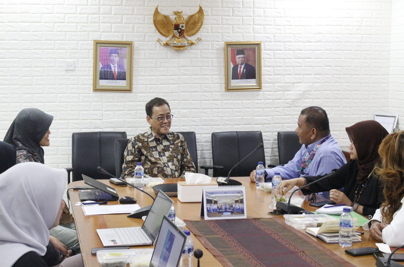 Audiensi Ari Satria dengan Komisaris PT Halal Kehati Indonesia