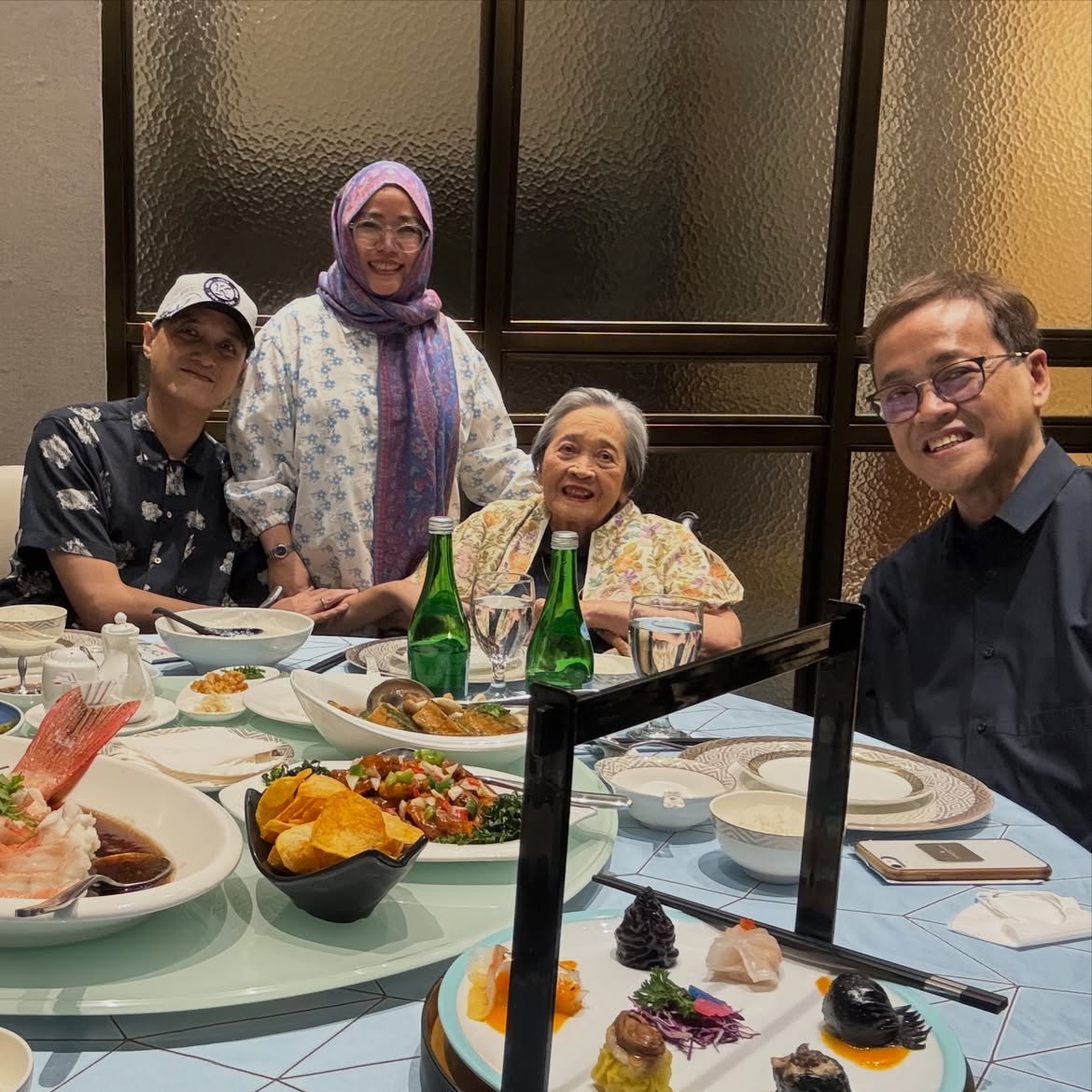 Makan malam keluarga